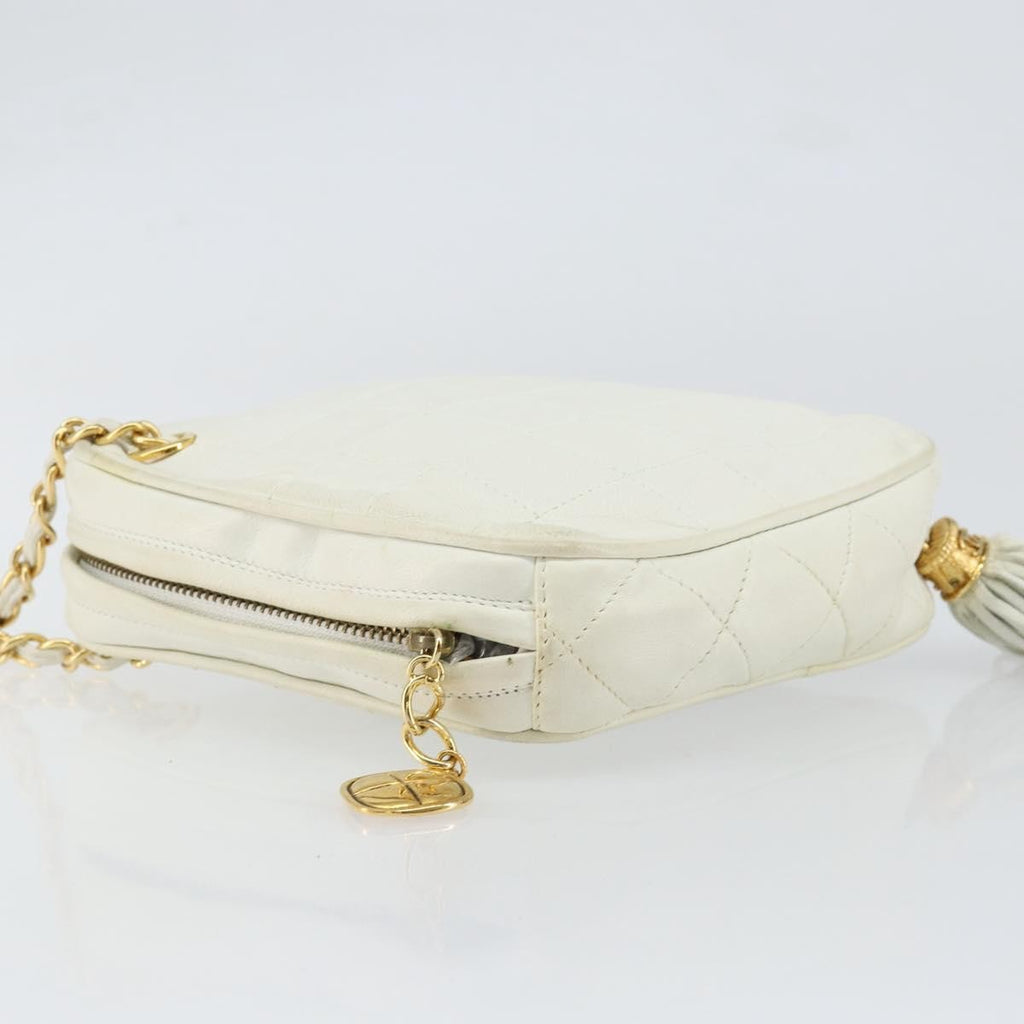 Chanel Vintage Diamond Tassel Crossbody Quilted Lambskin White Leather Clutche & Pouche Bag (Pre-Owned)