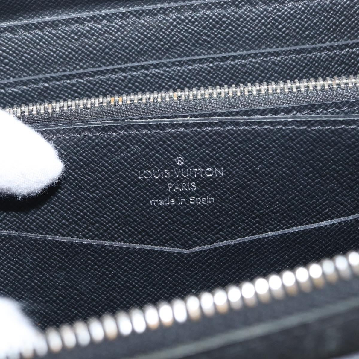 Louis Vuitton Zippy Xl Taiga Leather Black Leather Wallets Accessory (Pre-Owned)
