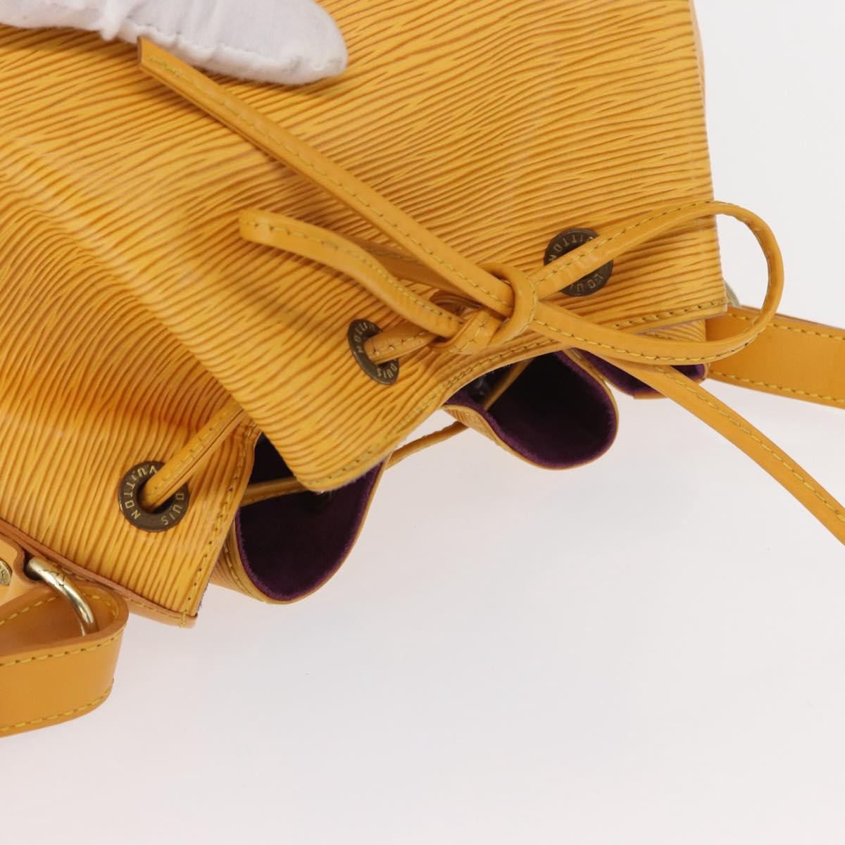 Louis Vuitton Noe Handbag Epi Leather Yellow Leather Shoulder Bag Bag (Pre-Owned)