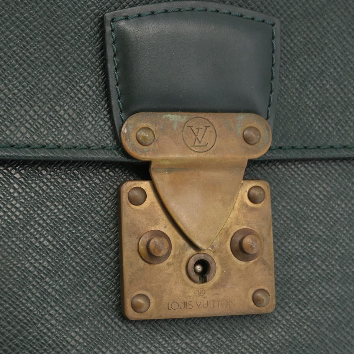 Louis Vuitton Serviette Kourad Briefcase Taiga Leather Green Leather Handbag (Pre-Owned)