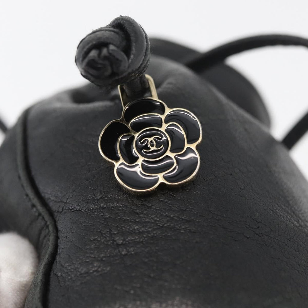 Chanel Camellia Clutch Bag Leather Black Leather Clutche & Pouche Bag (Pre-Owned)