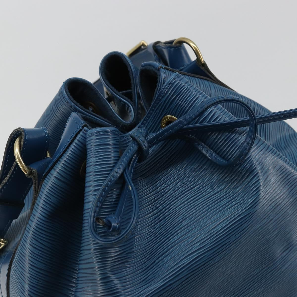 Louis Vuitton Petit Noe Handbag Epi Leather Blue Leather Shoulder Bag Bag (Pre-Owned)