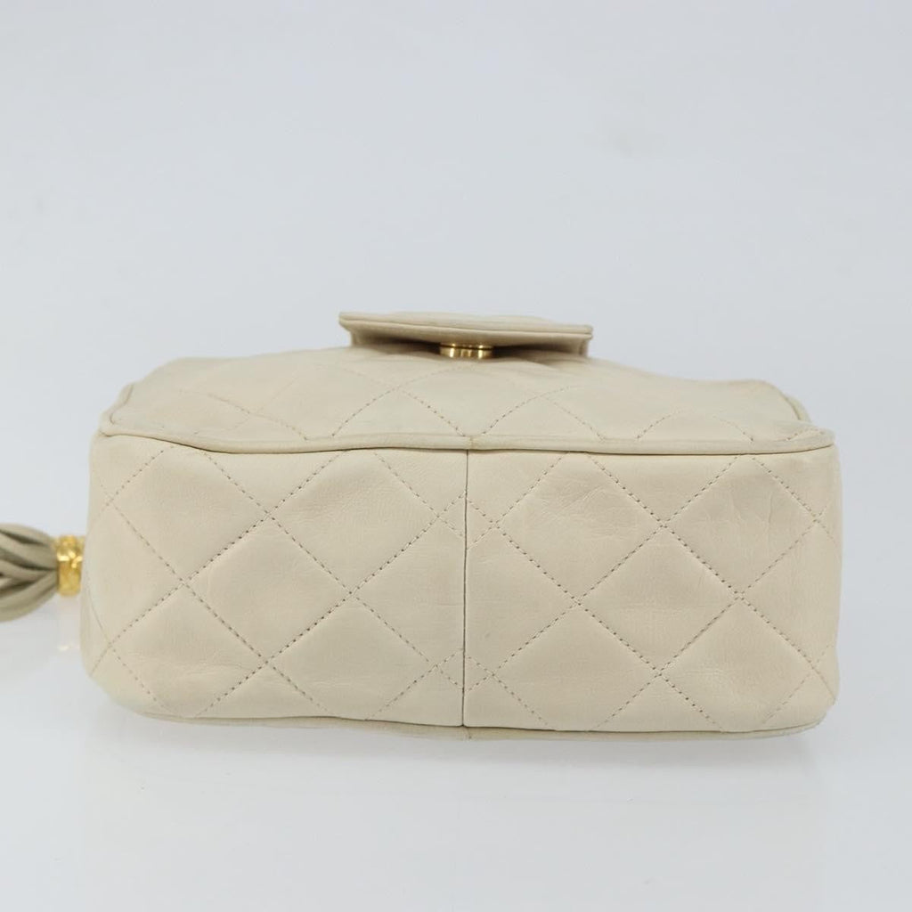 Chanel Vintage Front Pocket Camera Bag Quilted Lambskin Beige Leather Shoulder Bag Bag (Pre-Owned)
