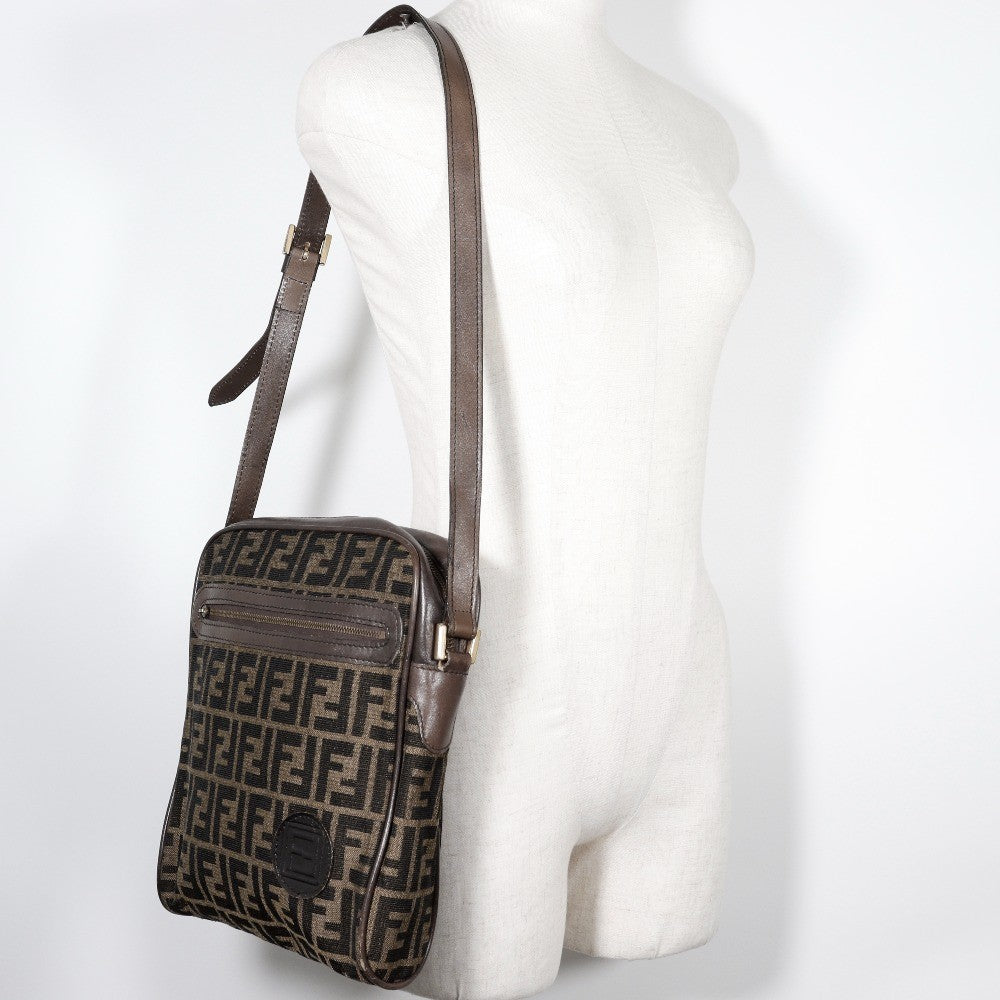 Fendi Logo Zucca Shoulder Bag Zucca Brown Canvas Shoulder Bag Bag (Pre-Owned)