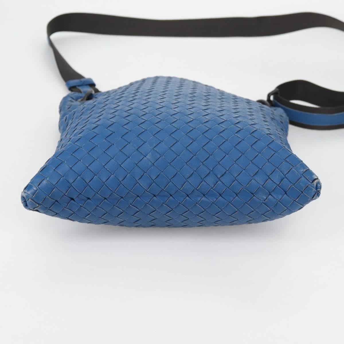 Bottega Veneta Flat Messenger Bag Intrecciato Nappa Blue Leather Shoulder Bag Bag (Pre-Owned)