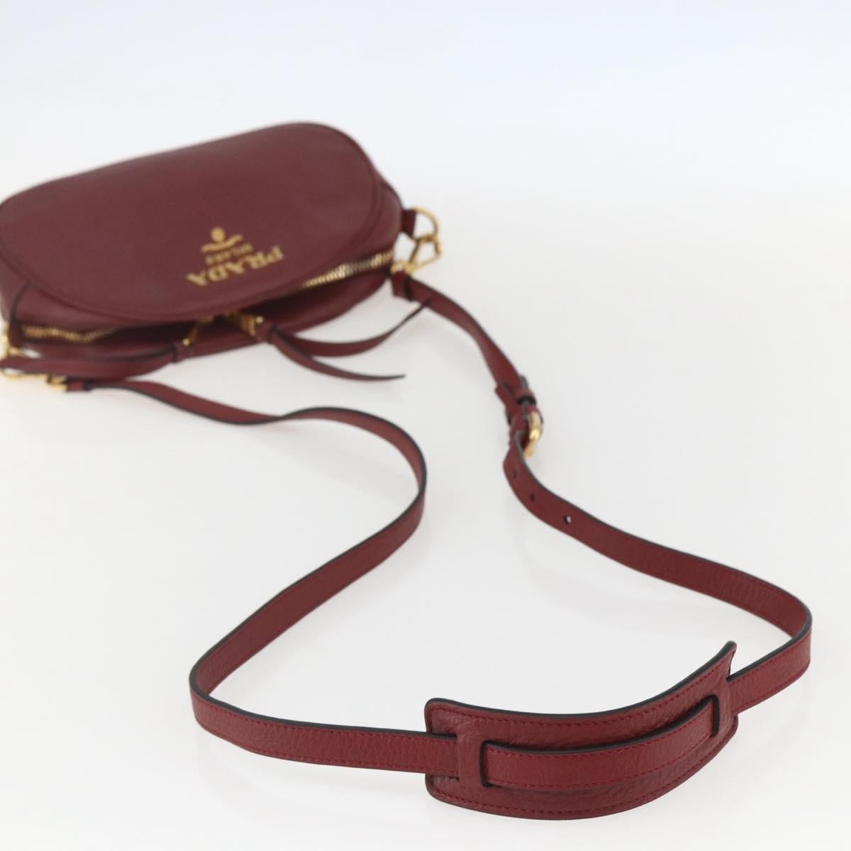Prada Dual Strap Crossbody Bag Vitello Daino Burgundy Leather Shoulder Bag Bag (Pre-Owned)
