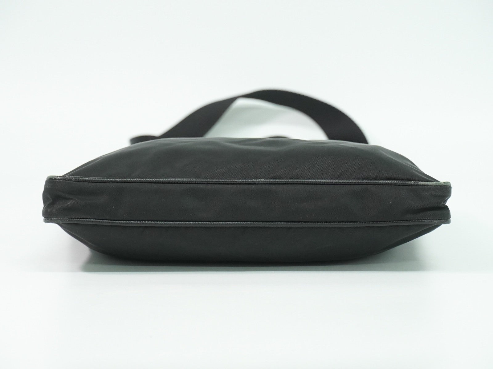 Prada Flat Messenger Bag Tessuto Black Nylon Shoulder Bag Bag (Pre-Owned)