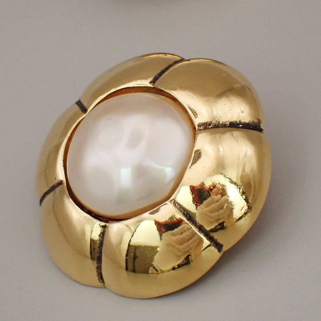 Chanel Vintage Cc Flower Clip-On Earrings Imitation Pearls In Gold Plated Gold Gold_Plated Earrings Jewelry (Pre-Owned)