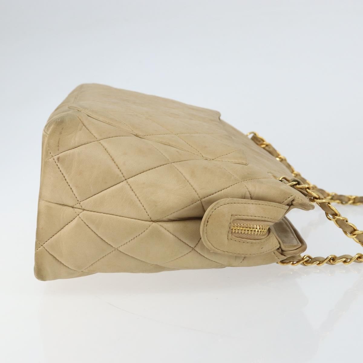 Chanel Vintage Camera Bag Quilted Leather Beige Leather Shoulder Bag Bag (Pre-Owned)