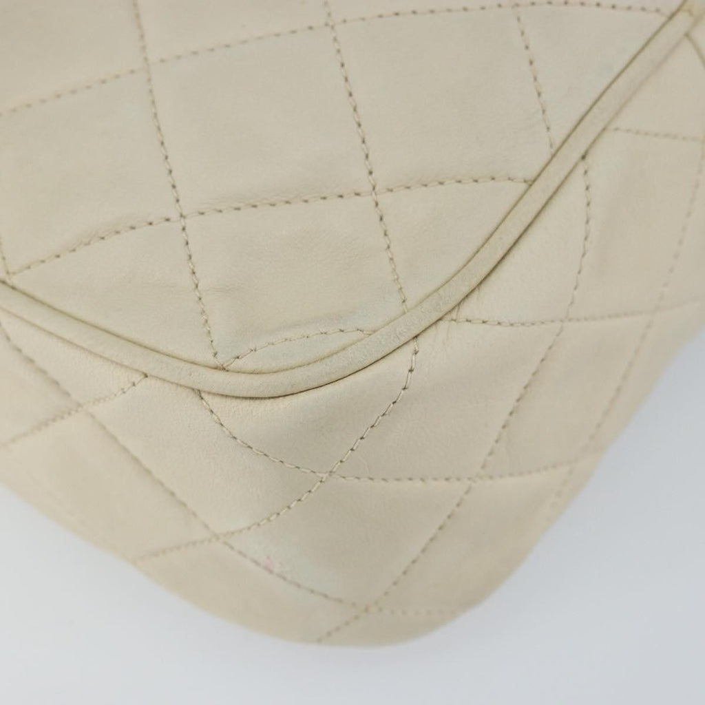 Chanel Vintage Front Pocket Camera Bag Quilted Lambskin Beige Leather Shoulder Bag Bag (Pre-Owned)