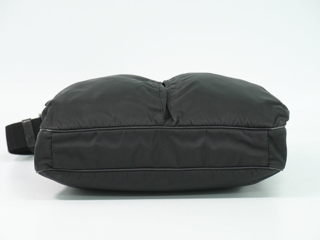 Prada Double Pocket Zip Messenger Tessuto Black Nylon Shoulder Bag Bag (Pre-Owned)