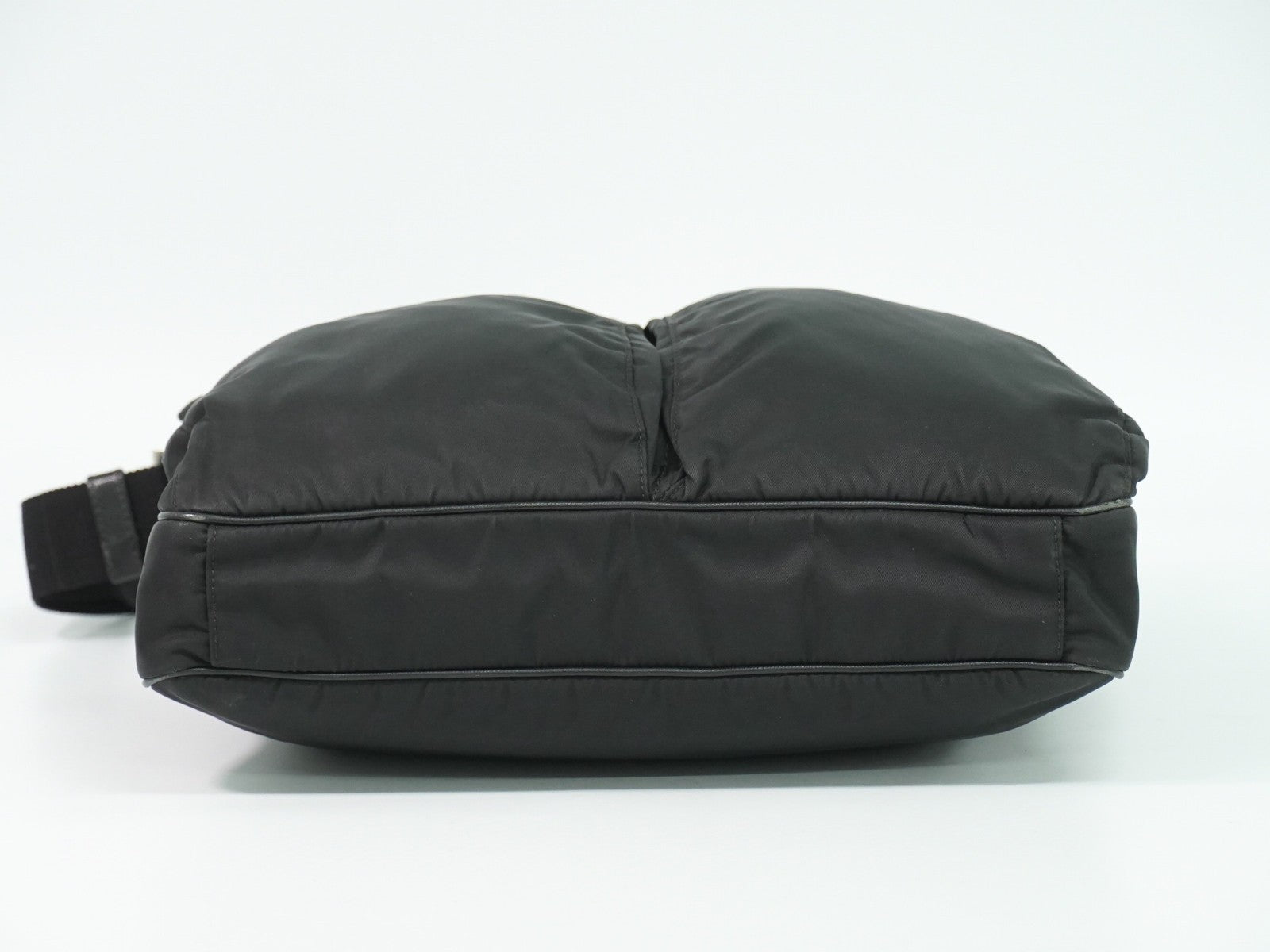 Prada Double Pocket Zip Messenger Tessuto Black Nylon Shoulder Bag Bag (Pre-Owned)