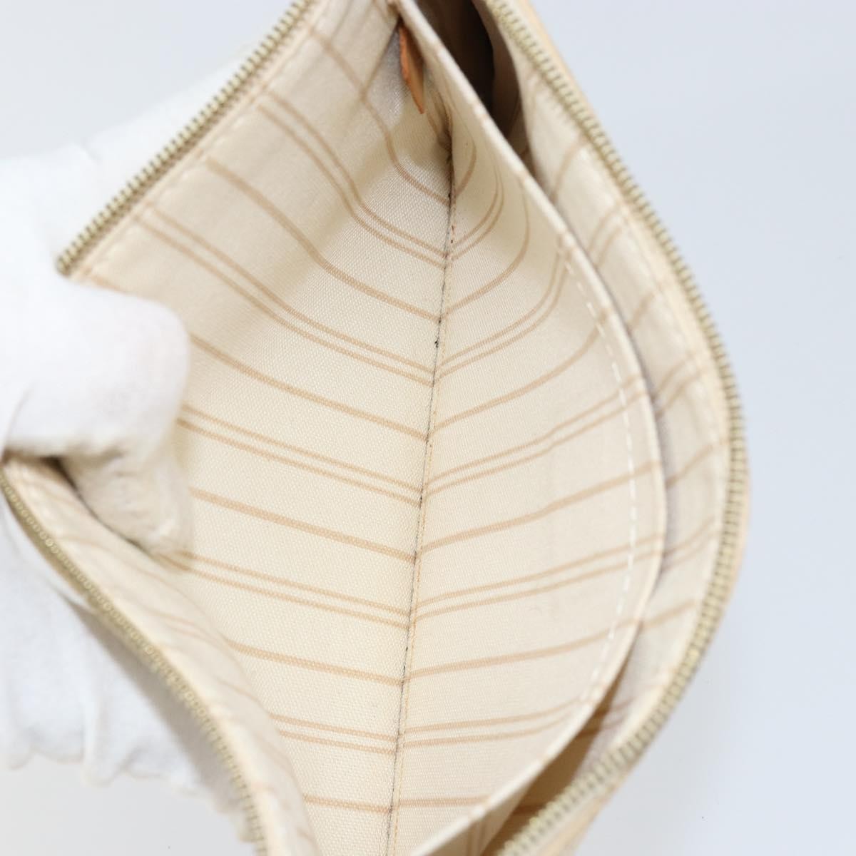 Louis Vuitton Neverfull Pochette Damier White Canvas Clutche & Pouche Bag (Pre-Owned)