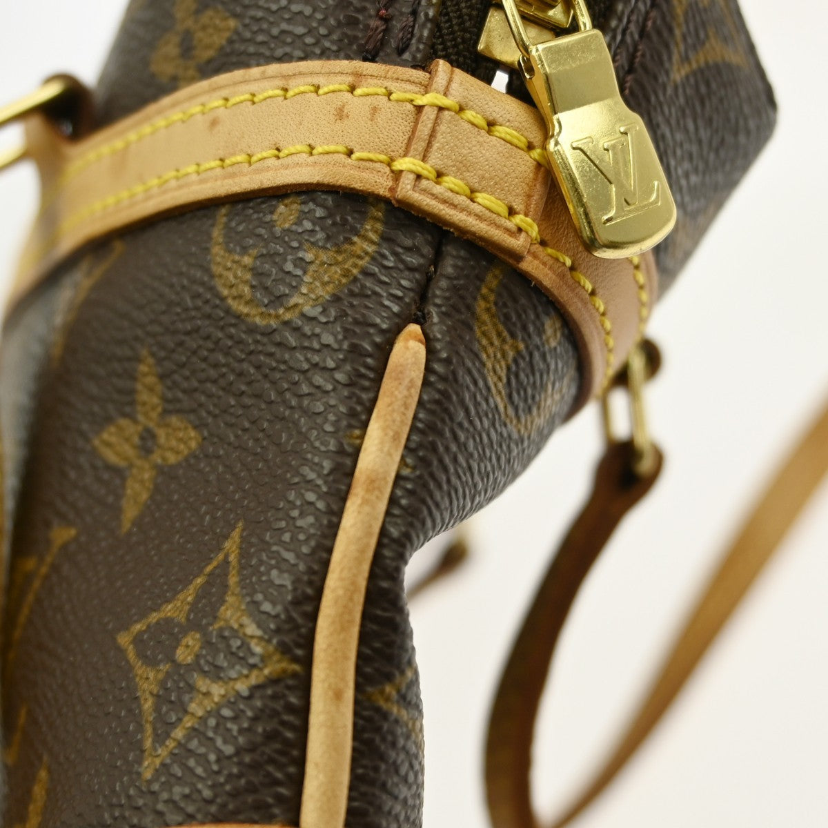 Louis Vuitton Vintage Coussin Bag Monogram Canvas Brown Canvas Shoulder Bag Bag (Pre-Owned)