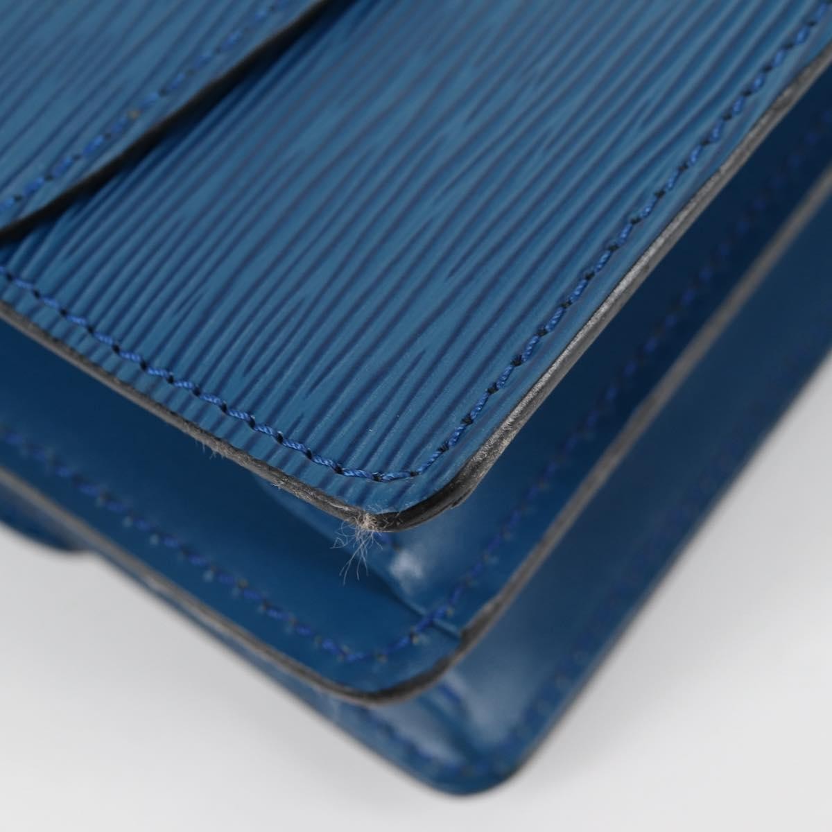 Louis Vuitton Grenelle Shoulder Bag Epi Leather Blue Leather Shoulder Bag Bag (Pre-Owned)
