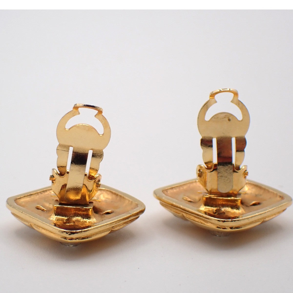 Chanel Vintage Cc Diamond Shape Clips-On Earrings Gold-Plated Gold Gold_Plated Earrings Jewelry (Pre-Owned)