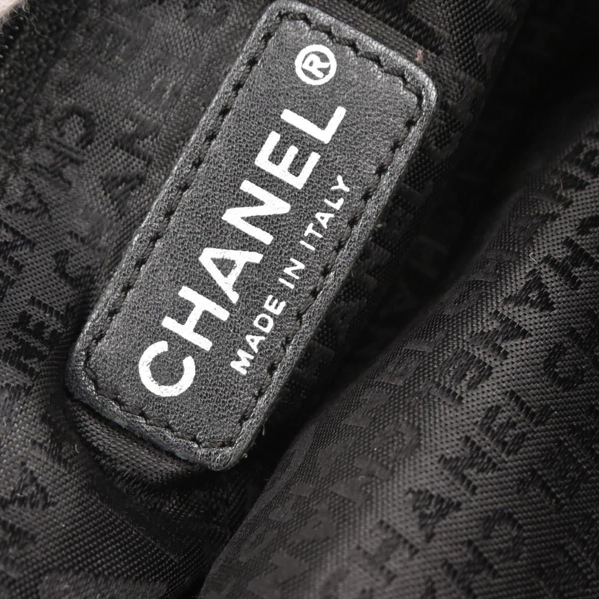 Chanel Pulley Camera Bag Perforated Caviar Black Leather Shoulder Bag Bag (Pre-Owned)
