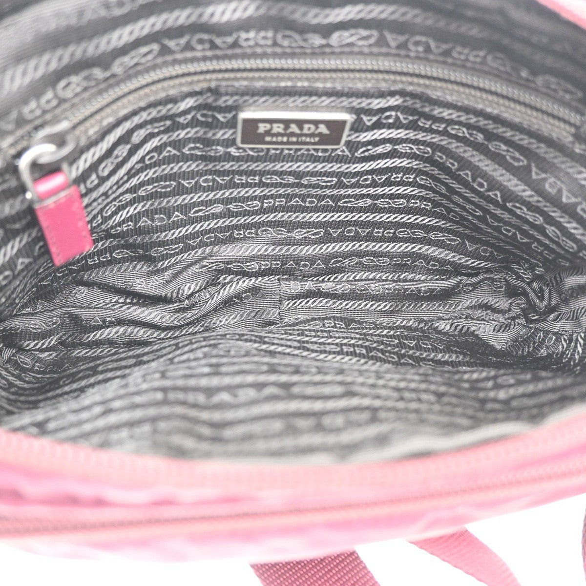 Prada Messenger Bag Printed Tessuto Red Nylon Crossbody Bag Bag (Pre-Owned)