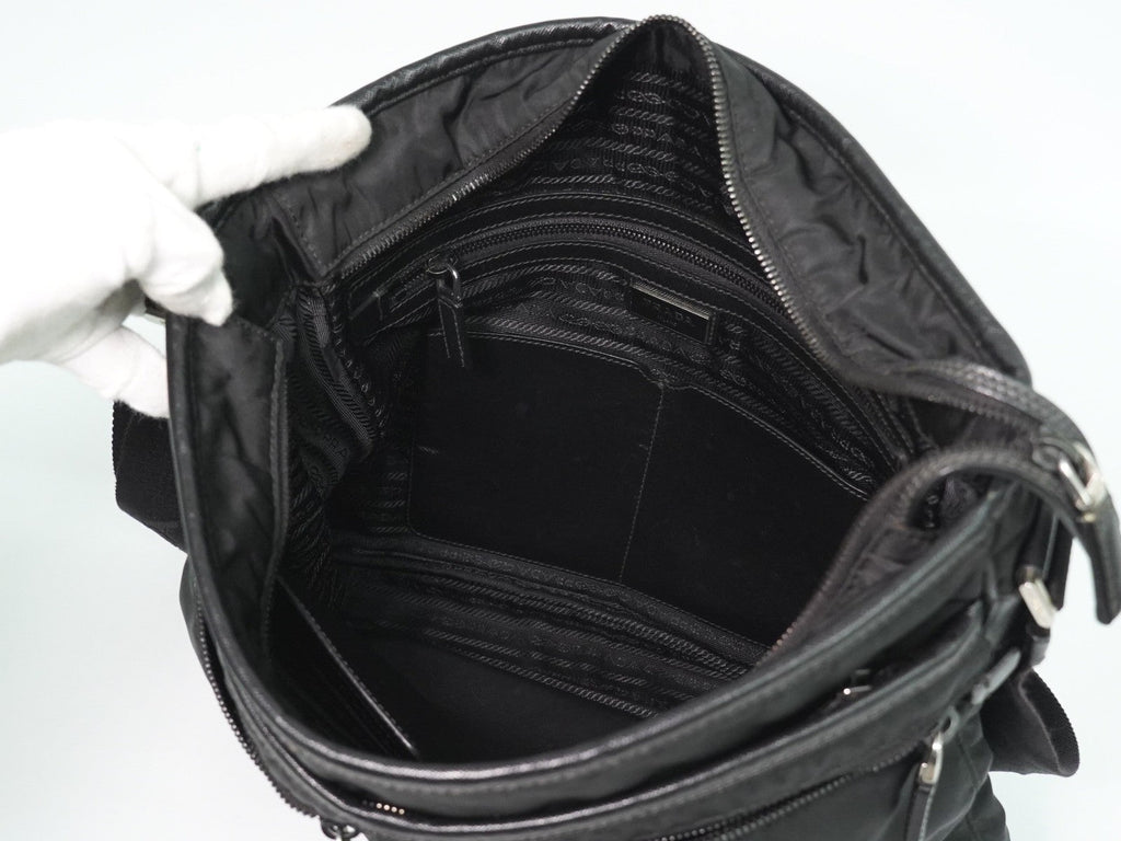 Prada Double Pocket Zip Messenger Tessuto Black Nylon Shoulder Bag Bag (Pre-Owned)