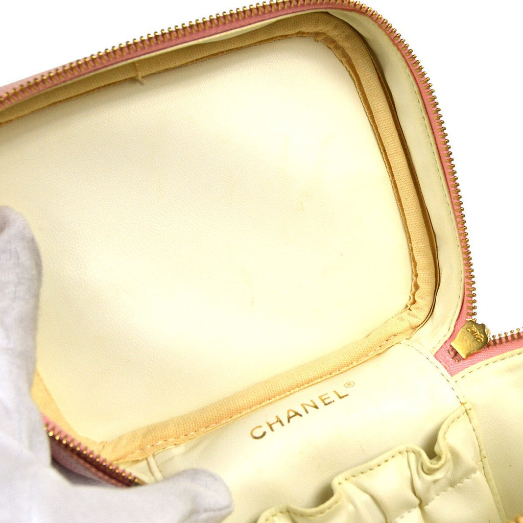 Chanel Vintage Timeless Cosmetic Case Caviar Pink Leather Clutche & Pouche Bag (Pre-Owned)