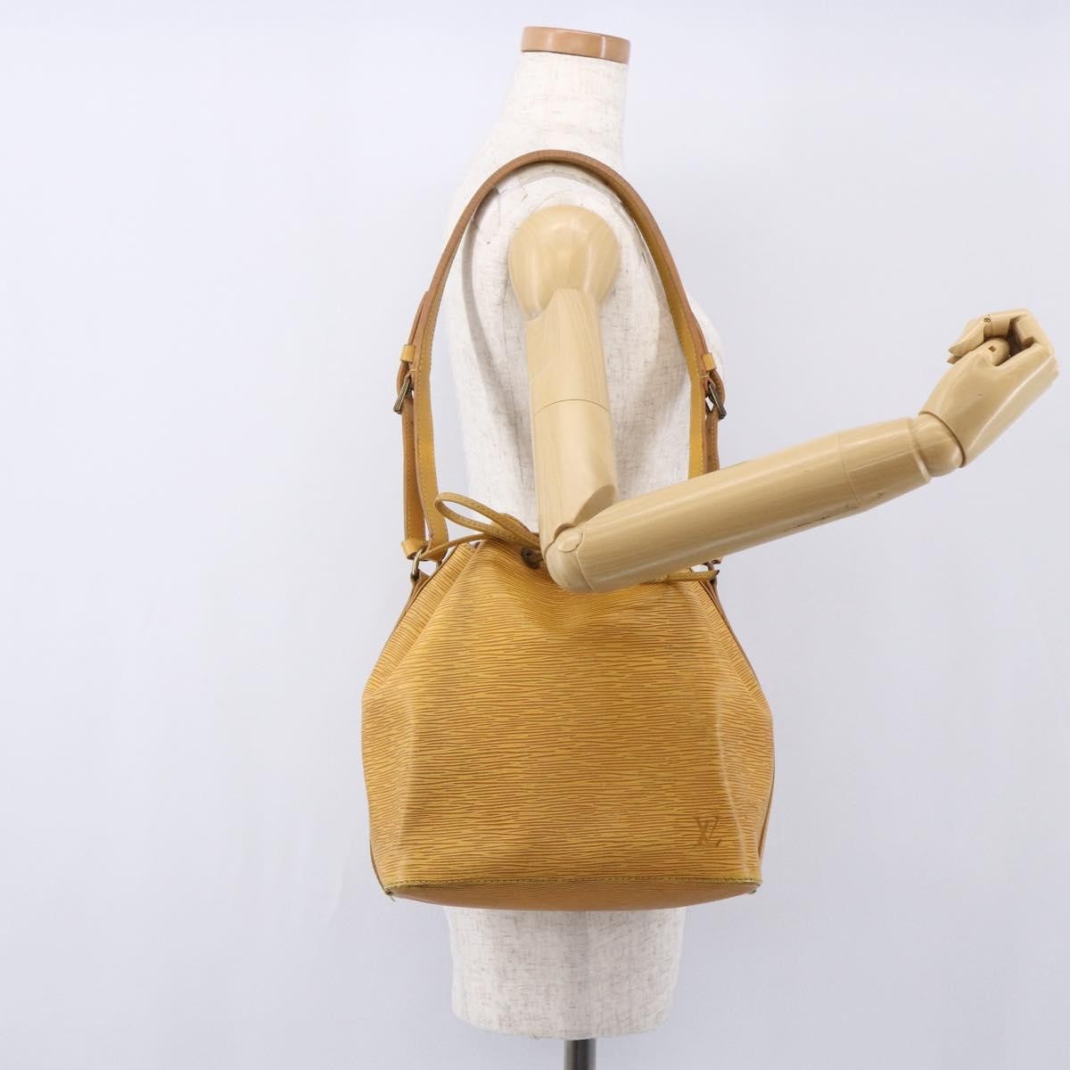 Louis Vuitton Petit Noe Handbag Epi Leather Yellow Leather Shoulder Bag Bag (Pre-Owned)