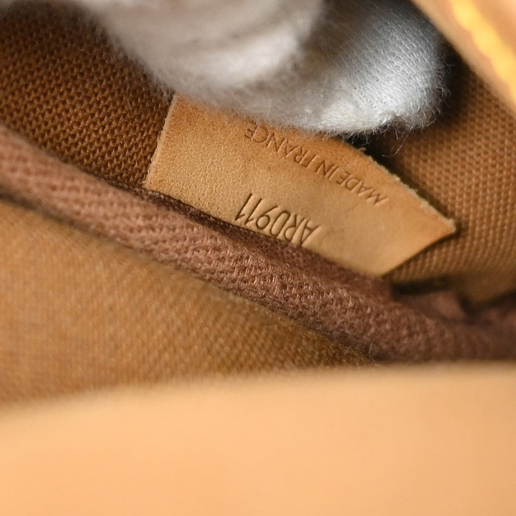 Louis Vuitton Saumur Handbag Monogram Canvas Brown Canvas Shoulder Bag Bag (Pre-Owned)
