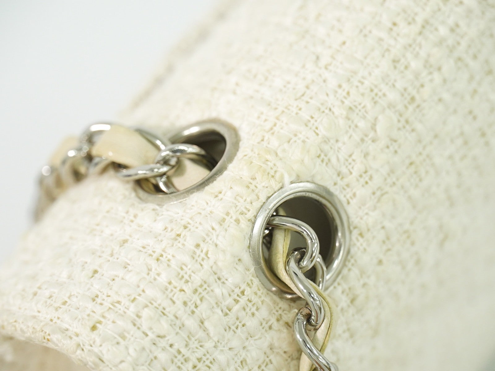 Chanel Timeless - Classic Double Flap Bag Quilted Tweed White Tweed Handbag (Pre-Owned)
