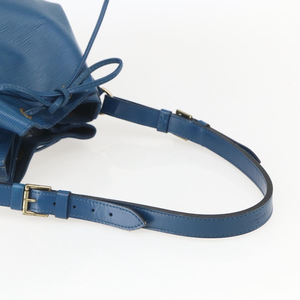 Louis Vuitton Noe Handbag Epi Leather Blue Leather Shoulder Bag Bag (Pre-Owned)