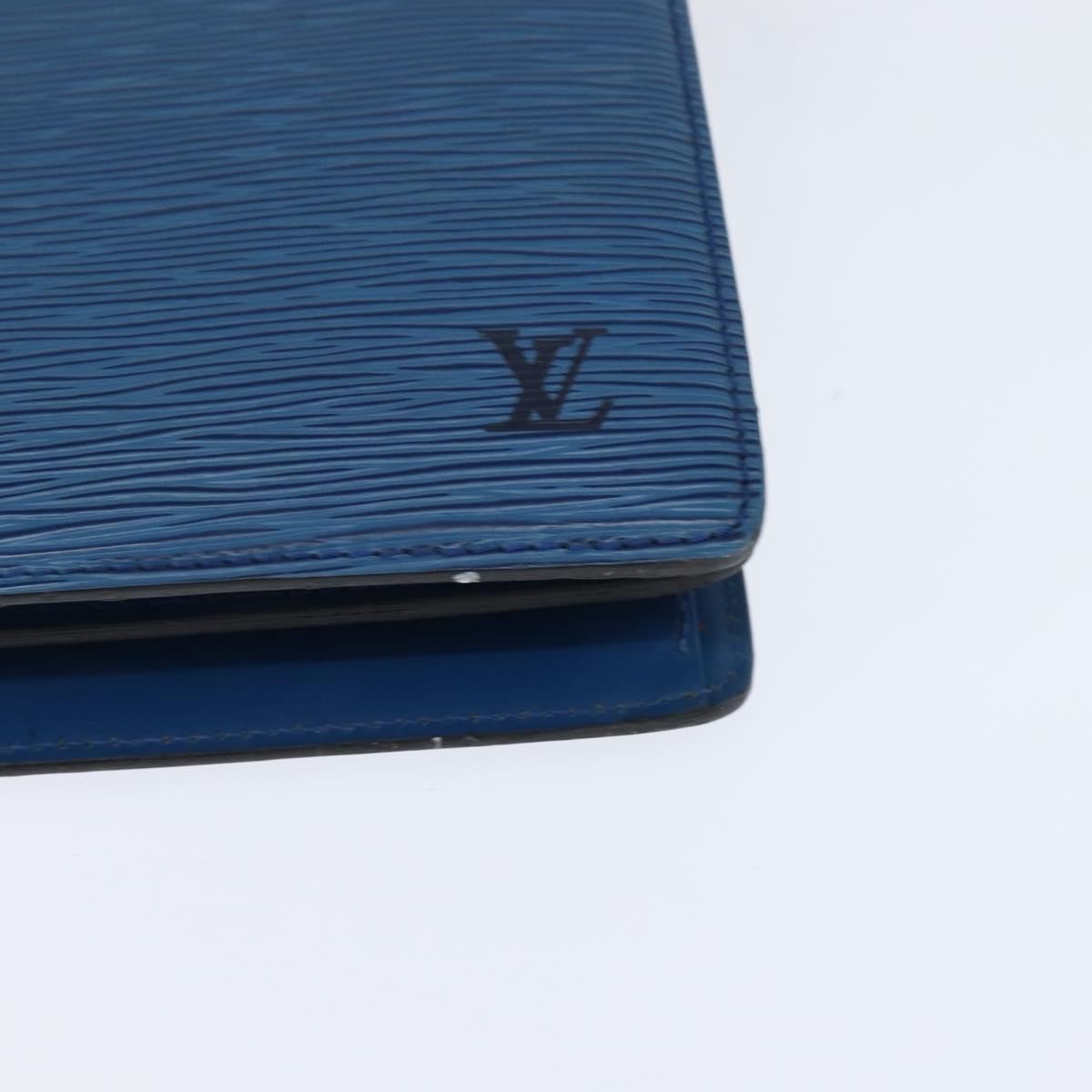 Louis Vuitton Capucines Shoulder Bag Epi Leather Blue Leather Shoulder Bag Bag (Pre-Owned)