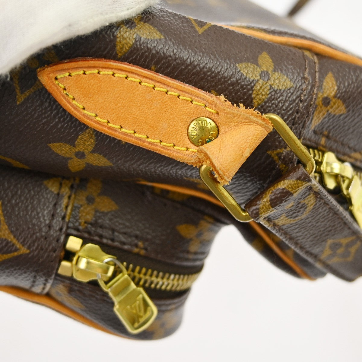Louis Vuitton Nil Messenger Bag Monogram Canvas Brown Canvas Shoulder Bag Bag (Pre-Owned)