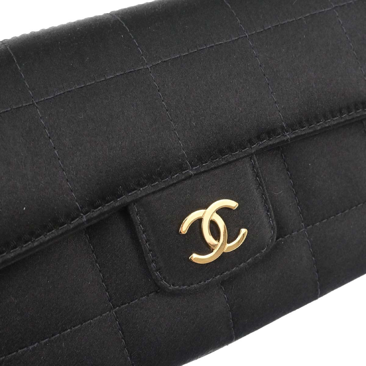 Chanel Chocolate Bar Flap Bag Quilted Satin Black Satin Shoulder Bag Bag (Pre-Owned)
