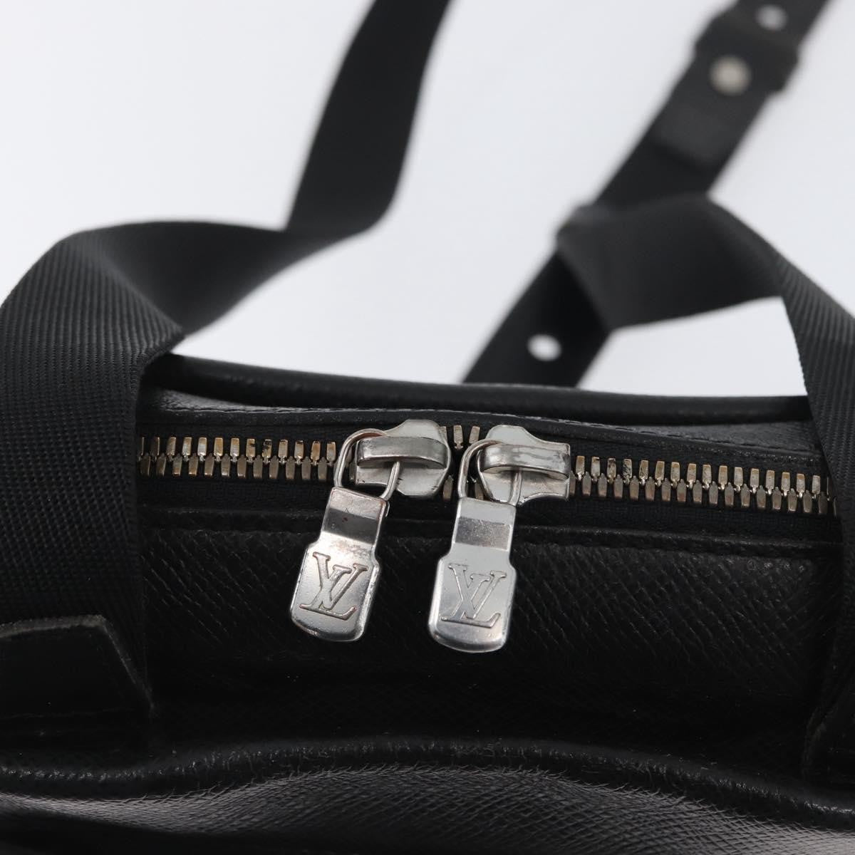Louis Vuitton Sayan Messenger Bag Taiga Leather And Canvas Black Leather Shoulder Bag Bag (Pre-Owned)