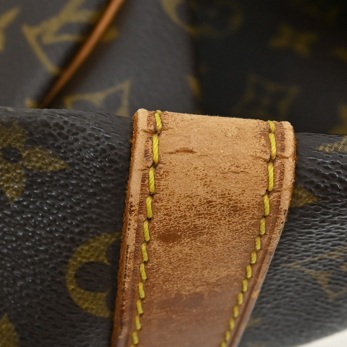 Louis Vuitton Keepall Bag Monogram Canvas Brown Canvas Travel Bag Bag (Pre-Owned)