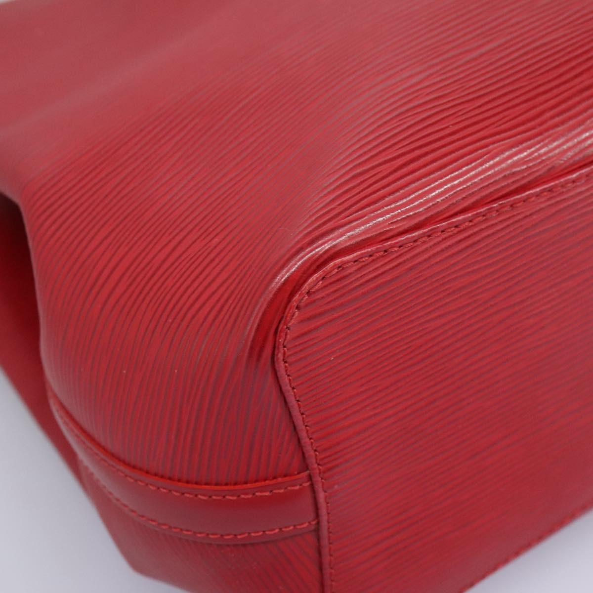 Louis Vuitton Mandara Handbag Epi Leather Red Leather Shoulder Bag Bag (Pre-Owned)