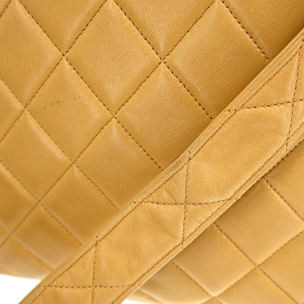 Chanel Vintage Cc Square Flap Shoulder Bag Quilted Lambskin Beige Leather Shoulder Bag Bag (Pre-Owned)