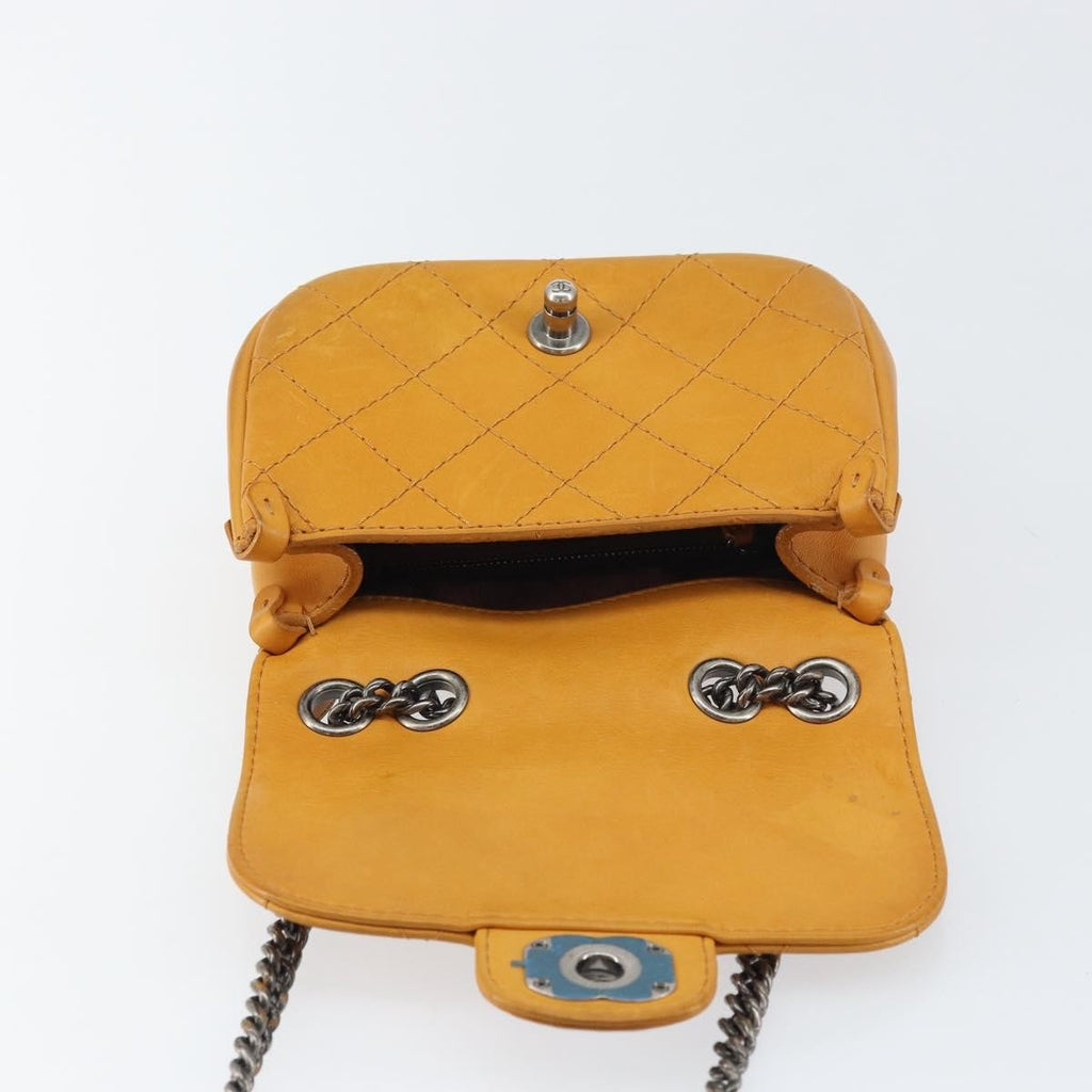 Chanel Chain Flap Bag Quilted Leather Orange Leather Shoulder Bag Bag (Pre-Owned)