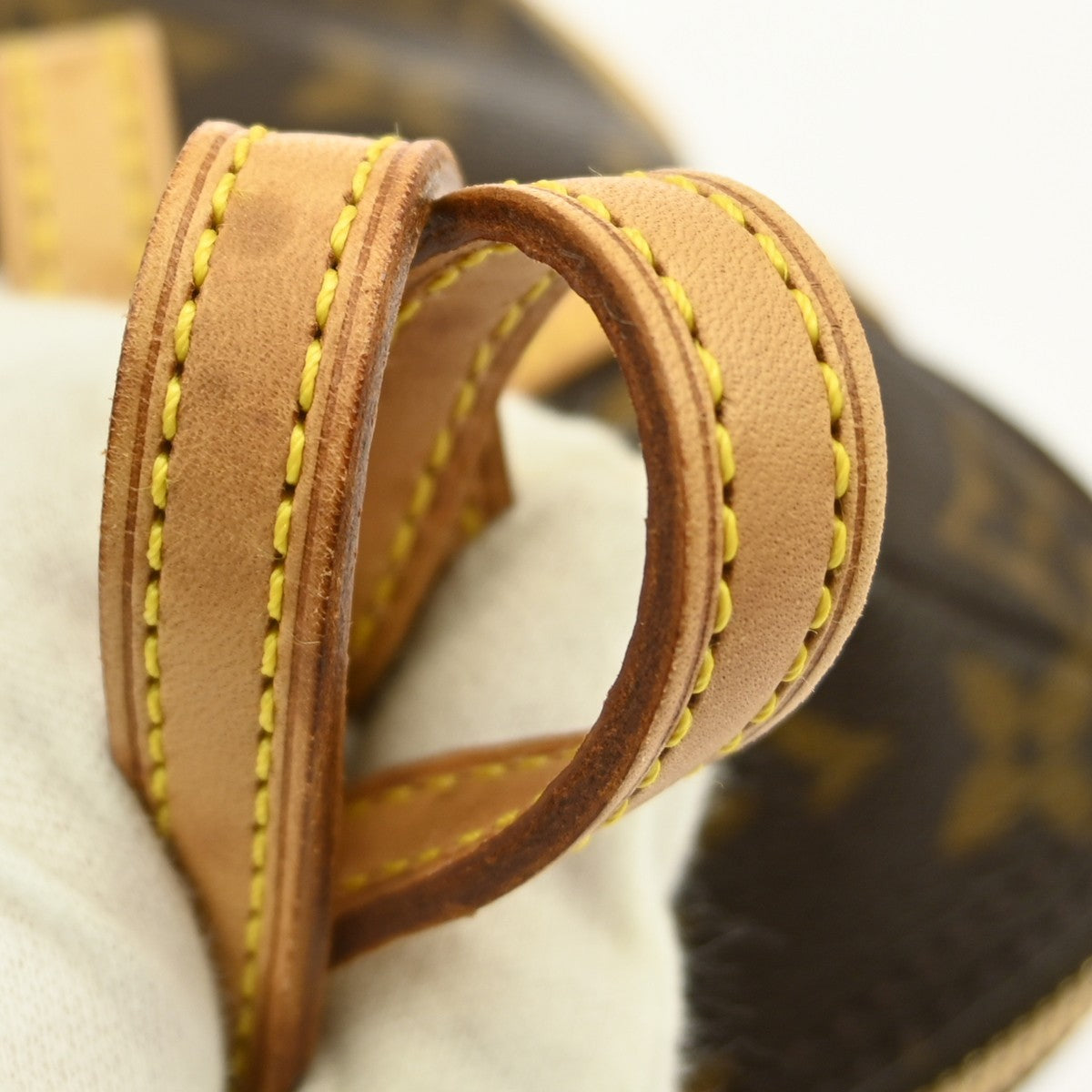 Louis Vuitton Vintage Coussin Bag Monogram Canvas Brown Canvas Shoulder Bag Bag (Pre-Owned)