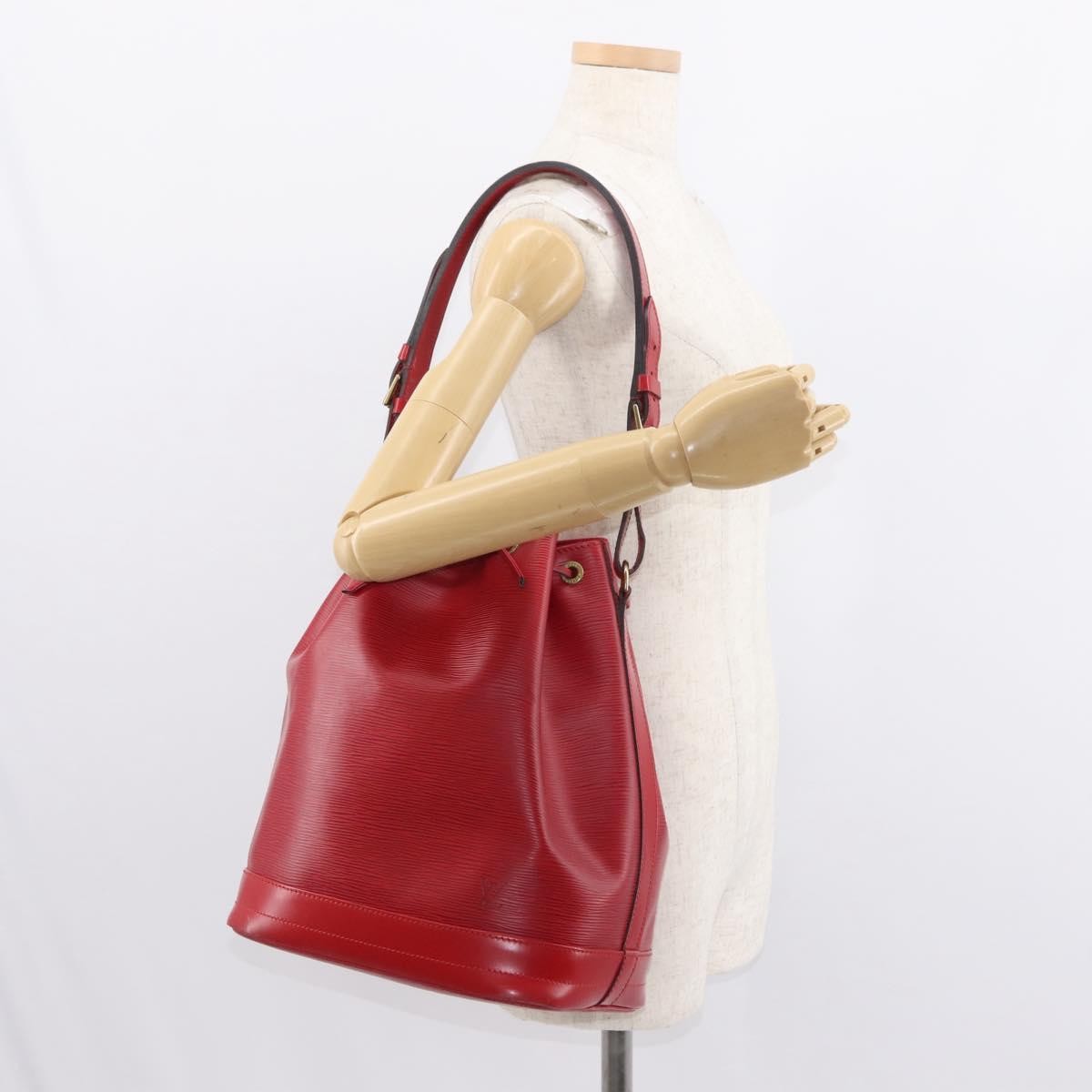 Louis Vuitton Noe Handbag Epi Leather Red Leather Shoulder Bag Bag (Pre-Owned)