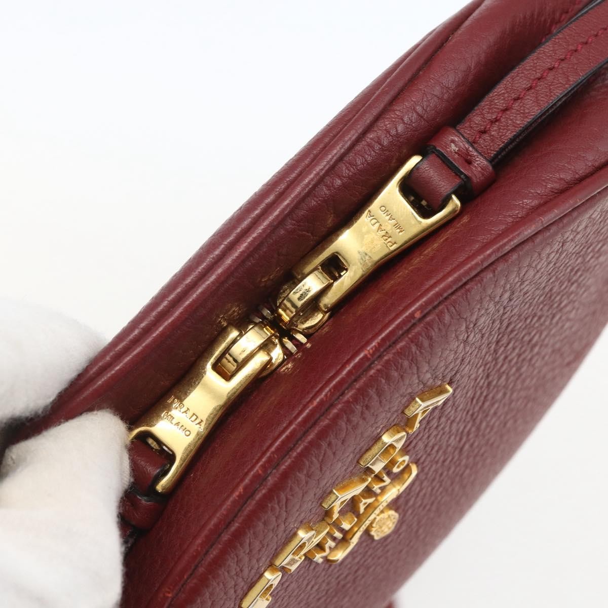 Prada Dual Strap Crossbody Bag Vitello Daino Burgundy Leather Shoulder Bag Bag (Pre-Owned)