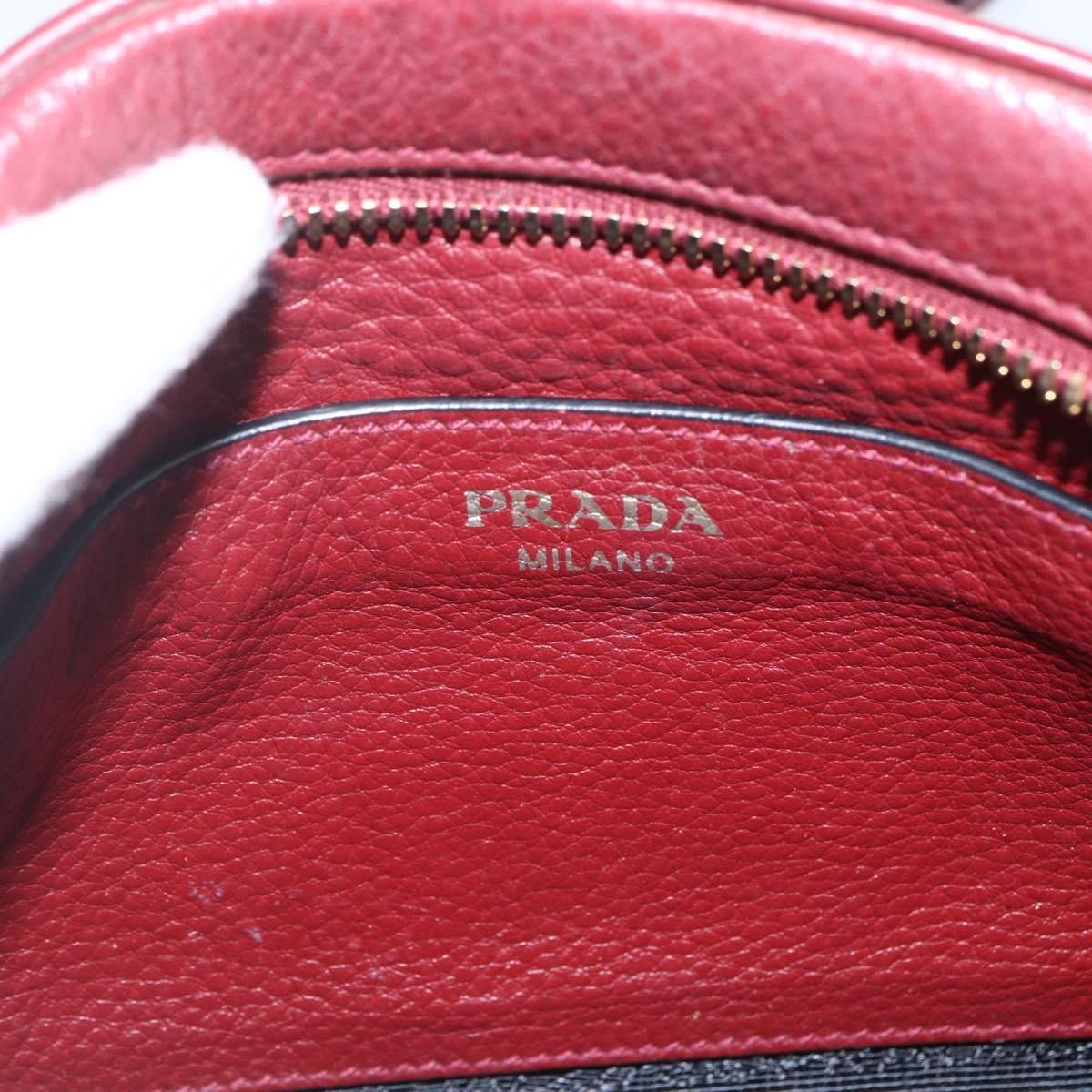 Prada Dual Strap Crossbody Bag Vitello Daino Burgundy Leather Shoulder Bag Bag (Pre-Owned)