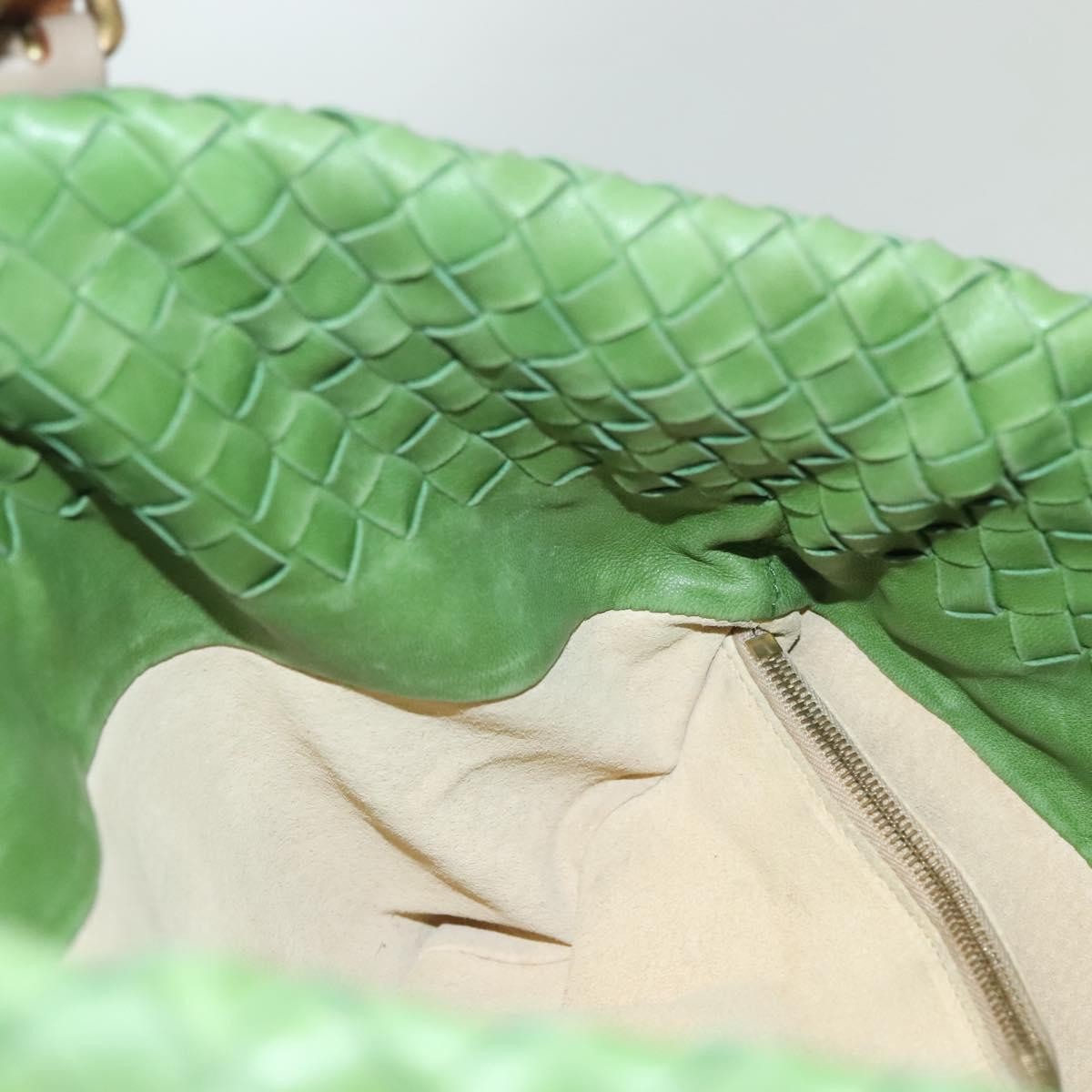 Bottega Veneta Intrecciato Leather Green Leather Handbag (Pre-Owned)