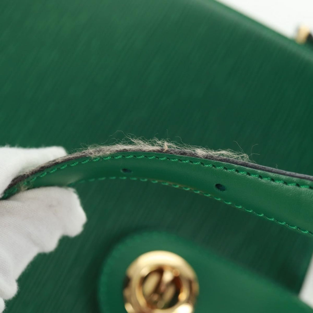 Louis Vuitton Capucines Shoulder Bag Epi Leather Green Leather Shoulder Bag Bag (Pre-Owned)