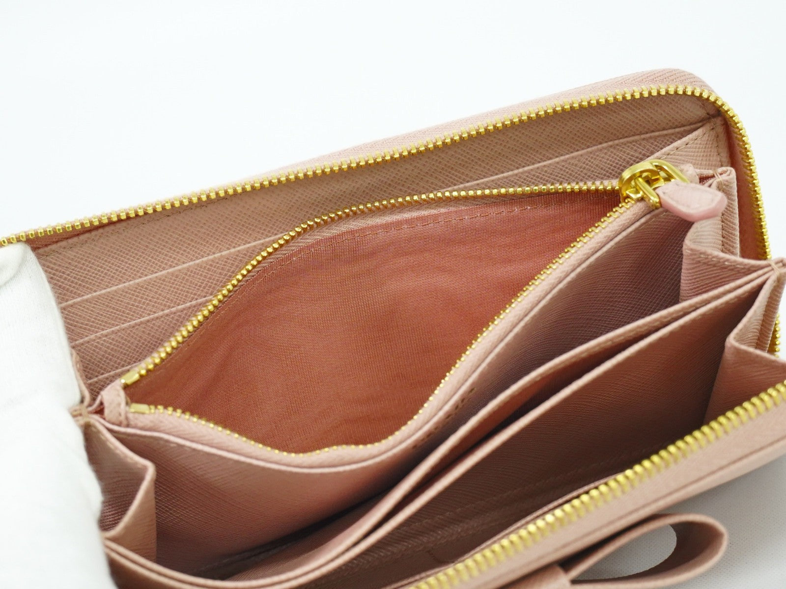 Prada Bow Zip Around Wallet Saffiano Leather Pink Leather Wallets Accessory (Pre-Owned)