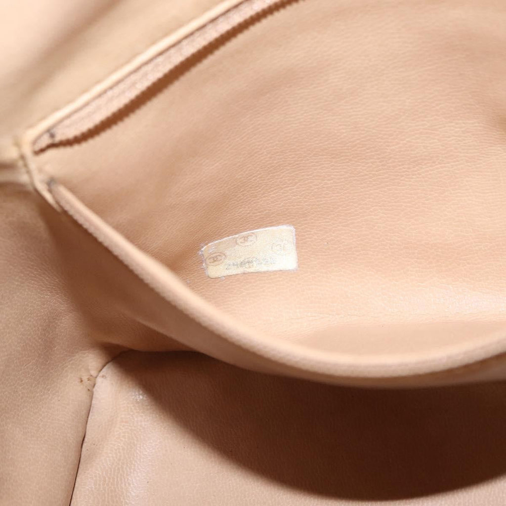 Chanel Gabrielle Drawstring Bag Quilted Calfskin Beige Leather Shoulder Bag Bag (Pre-Owned)