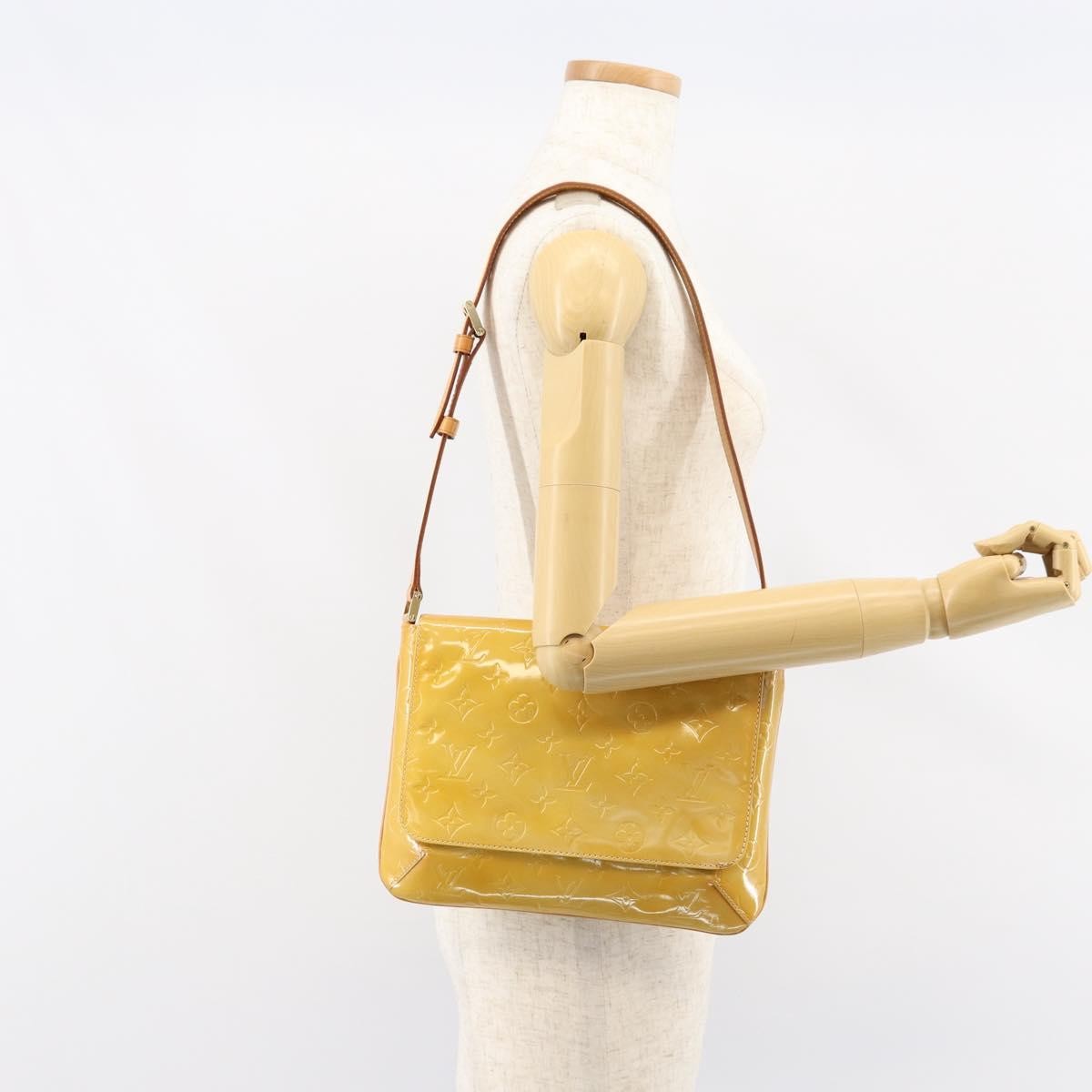 Louis Vuitton Thompson Street Handbag Monogram Vernis Beige Patent_Leather Shoulder Bag Bag (Pre-Owned)