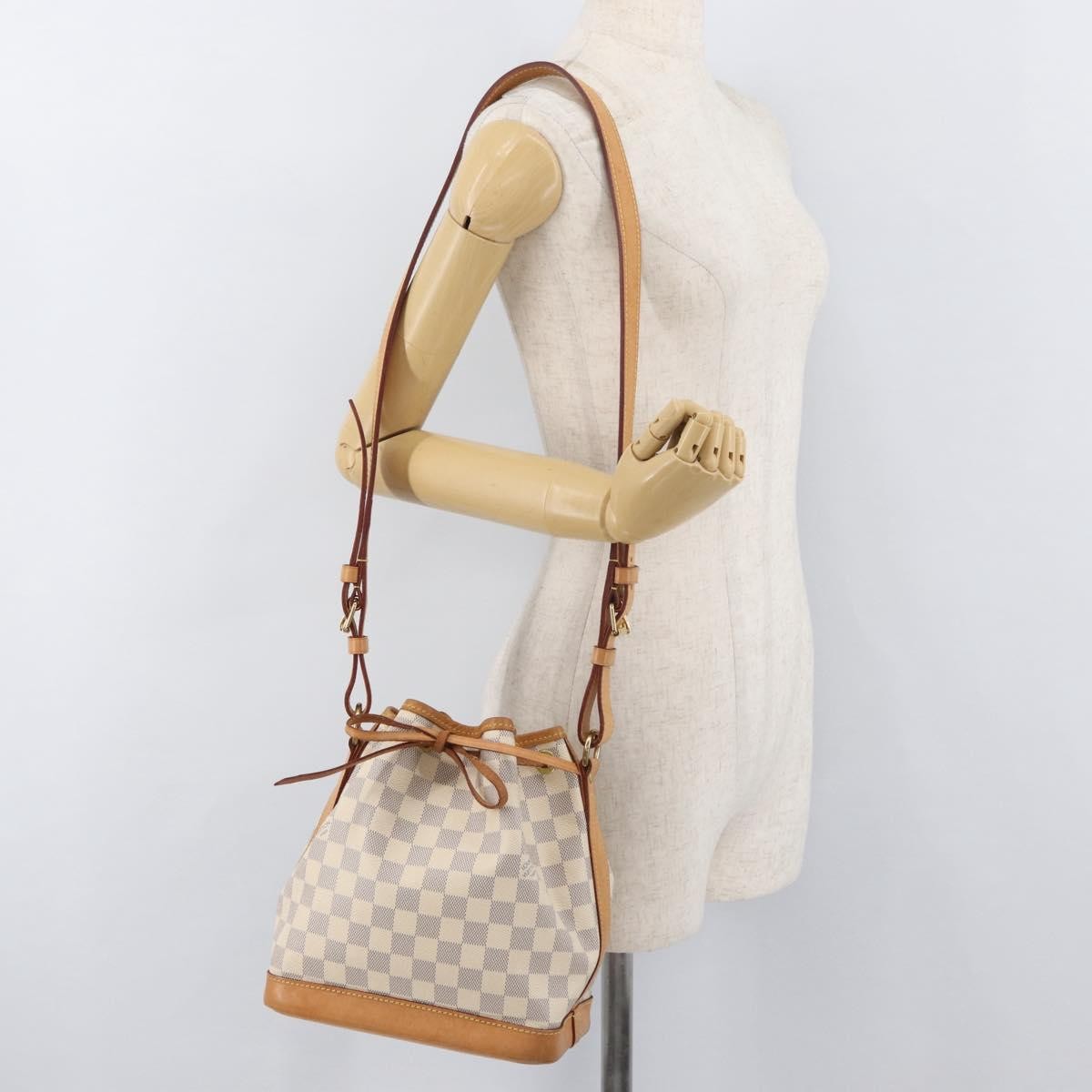 Louis Vuitton Noe Handbag Damier White Canvas Handbag (Pre-Owned)