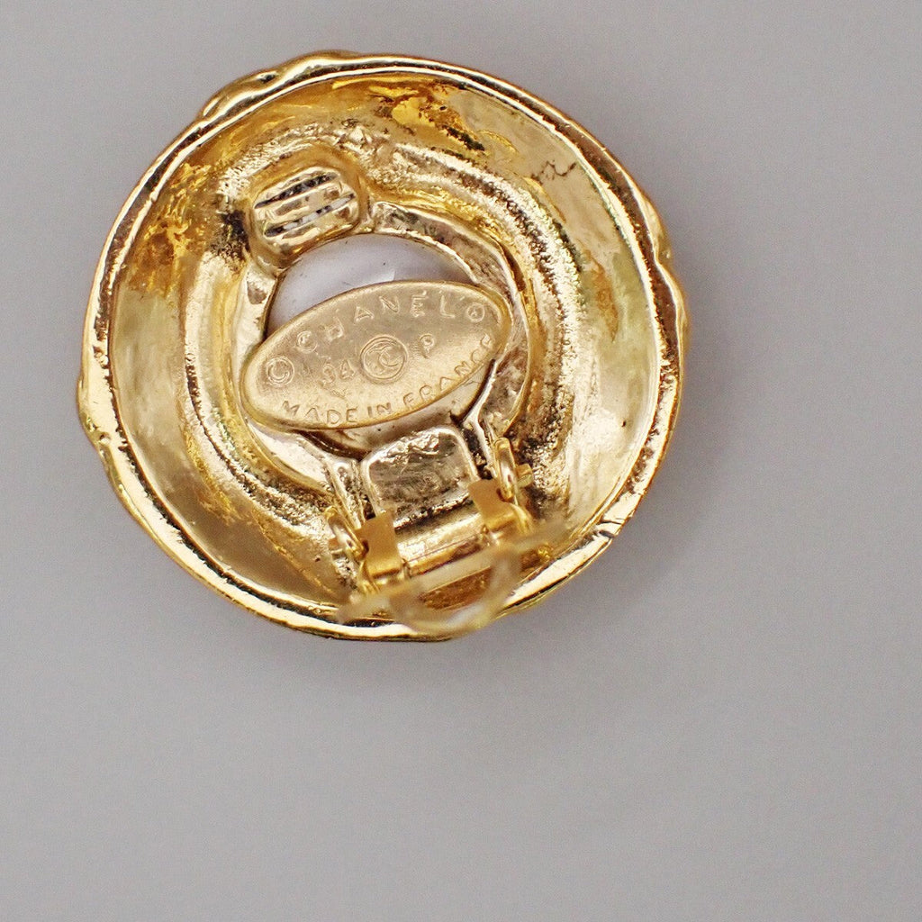 Chanel Vintage Round Clip-On Earrings Metal With Faux Pearl Gold Gold_Plated Earrings Jewelry (Pre-Owned)
