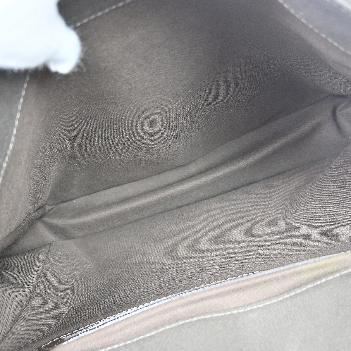 Louis Vuitton Viktor Messenger Bag Taiga Leather Brown Leather Shoulder Bag Bag (Pre-Owned)