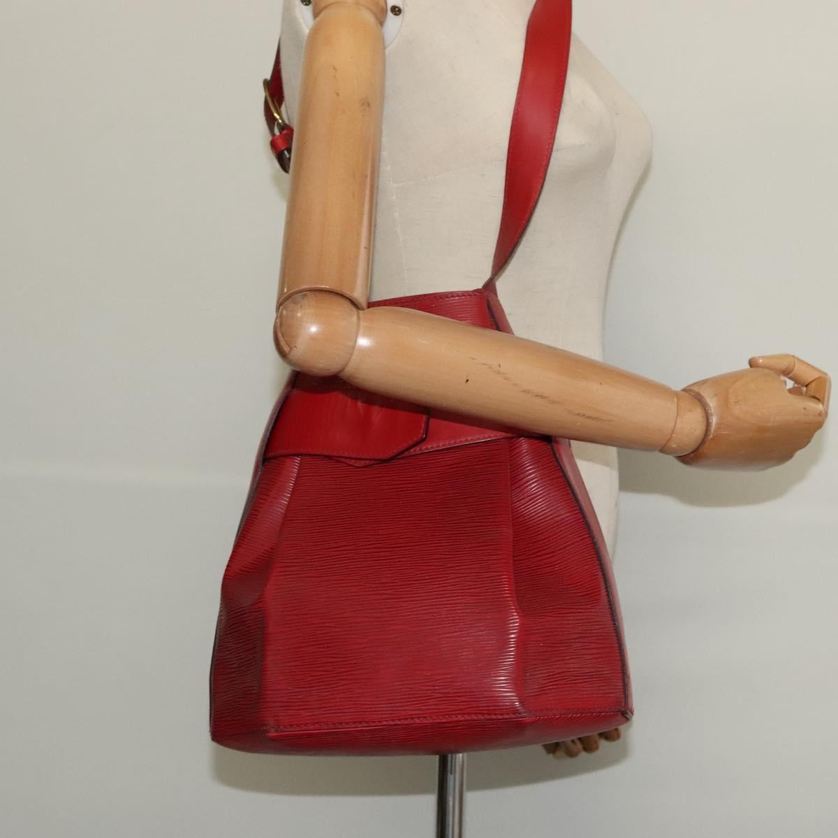 Louis Vuitton Vintage Sac D'epaule Handbag Epi Leather Red Leather Shoulder Bag Bag (Pre-Owned)