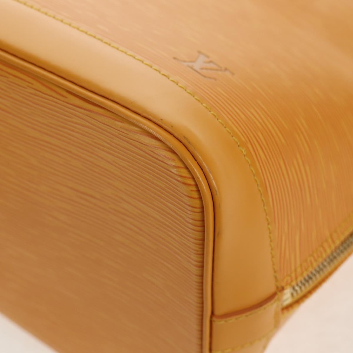 Louis Vuitton Alma Handbag Epi Leather Yellow Leather Handbag (Pre-Owned)